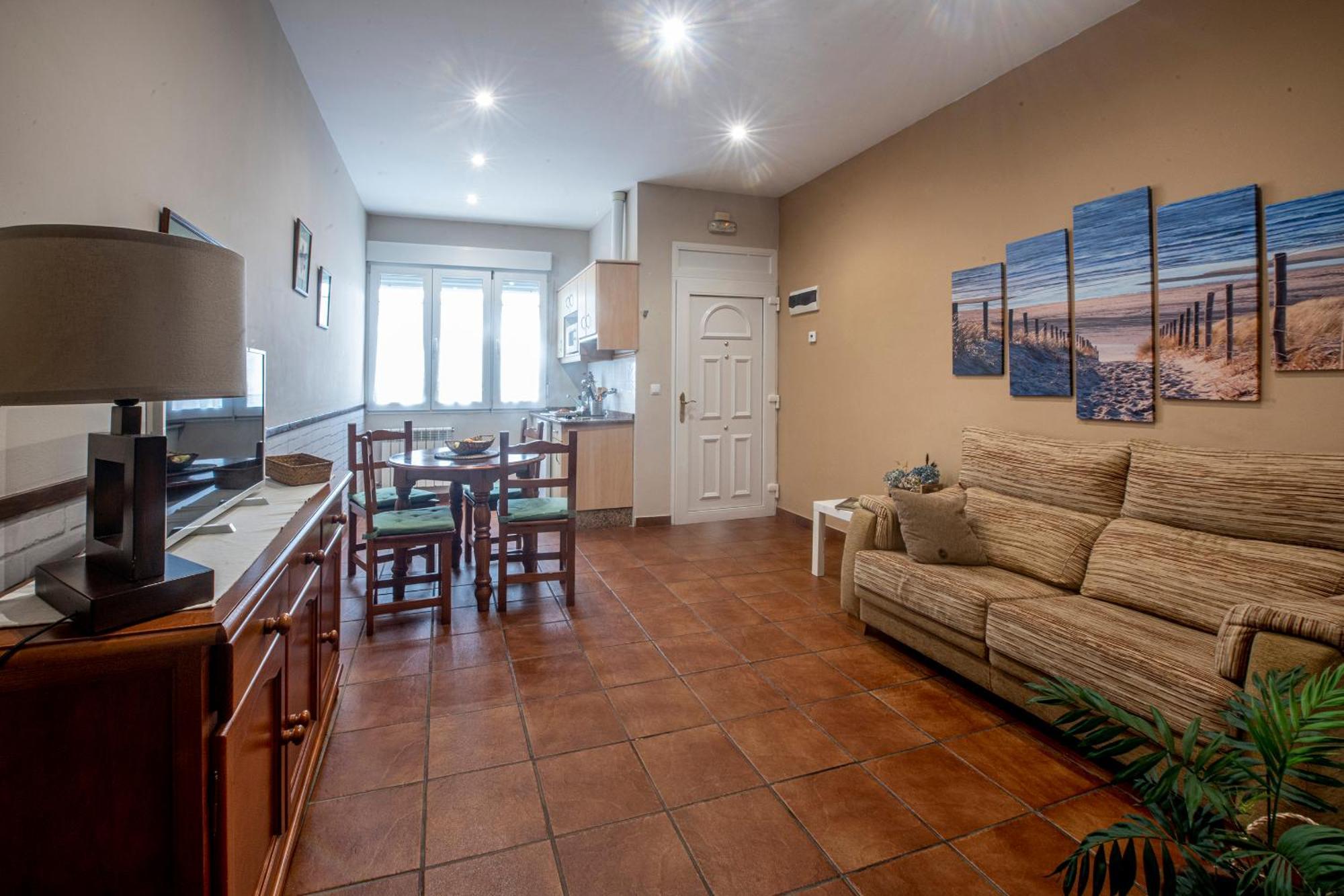 Apartamentos Turisticos La Flor Muros De Nalon Exterior photo